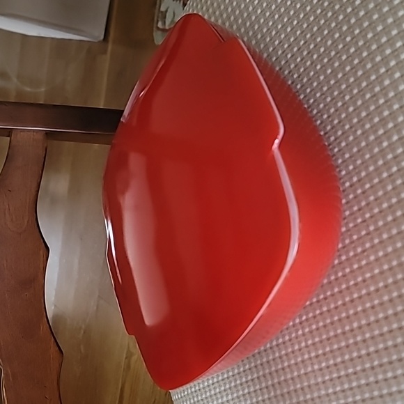 Vintage Pyrex Red 2 1l2 quart dish with cover